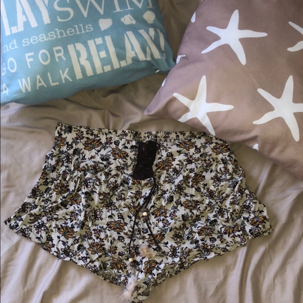 Floral print ambiance shorts